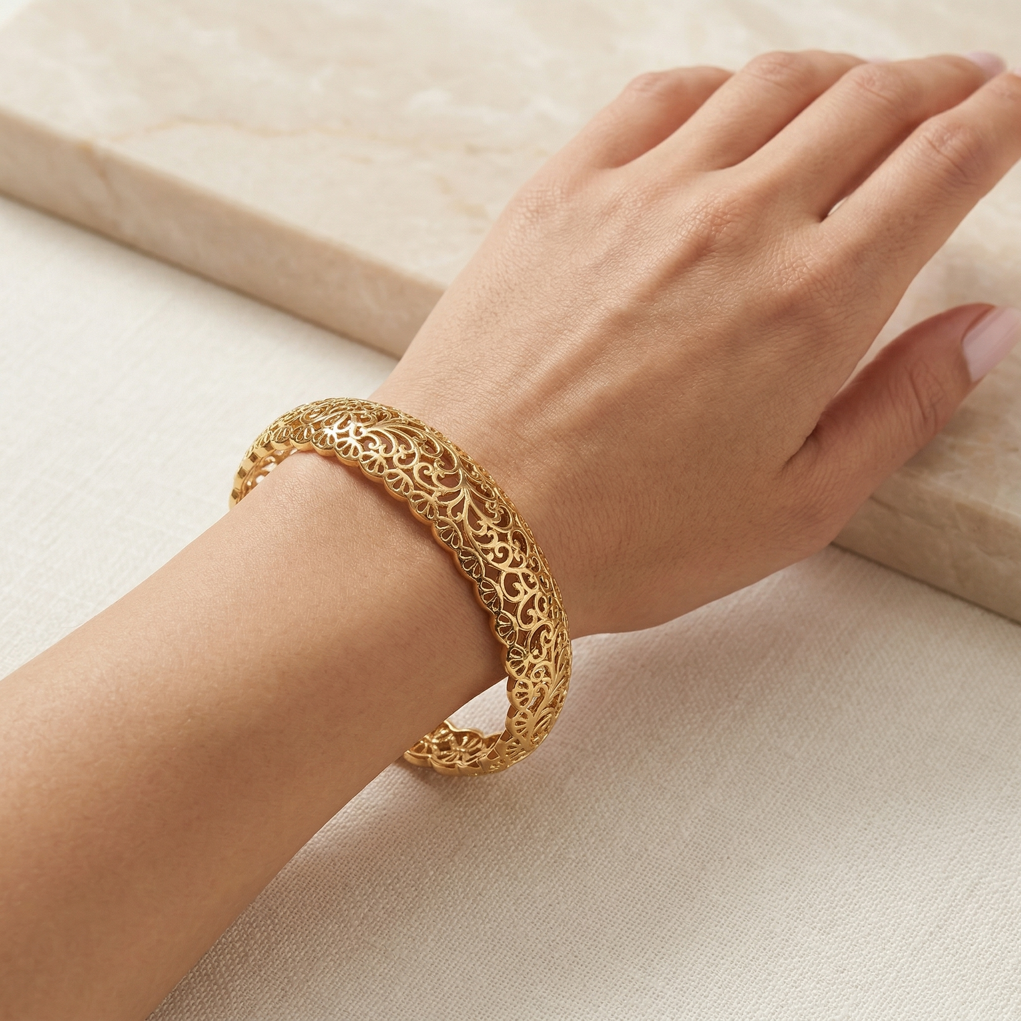 Bracelet "Alvéole Royale Jonc Hexagonale & Cristaux