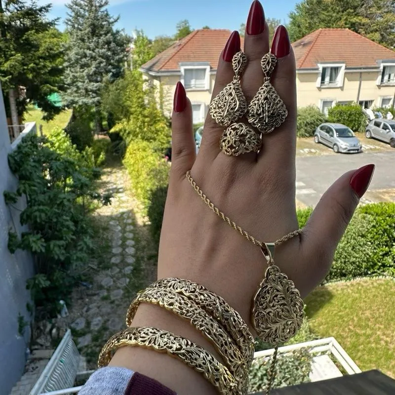 Parure orientale dorée coordonnée pour femme