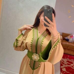 Caftan Alya – Beige sablé et vert olive