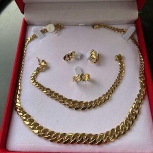 Parure gourmette – Collier, bracelet, bague et boucles